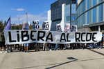 La afición del Espanyol se rebela contra sus 'secuestradores' a las puertas del play-off y de una posible venta: «Libera al RCDE»