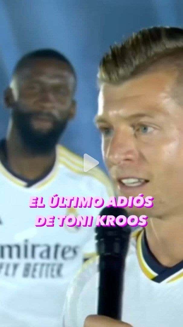 Ahora sí, Kroos se despidió por última vez del Bernabéu en la celebración de la Décimoquinta.