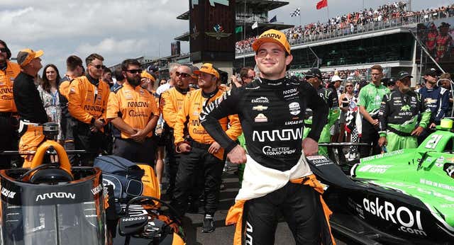 Un accidente retrasa a Álex Palou, que pierde el liderato en favor de Scott Dixon