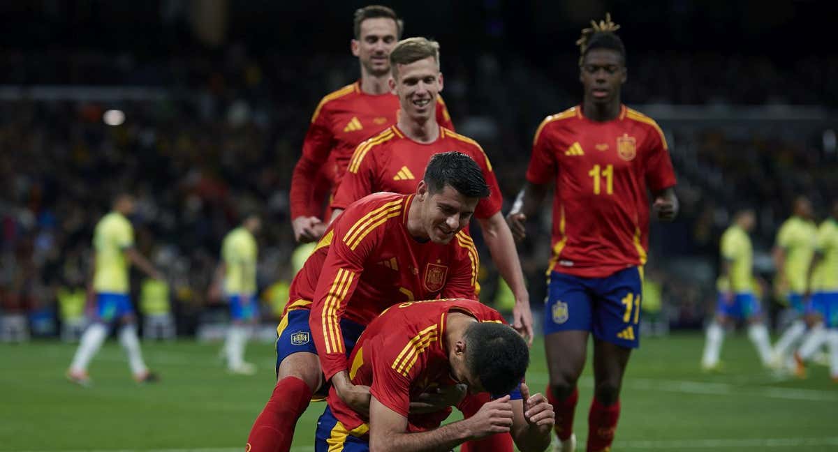 España celebra un gol en un partido reciente.