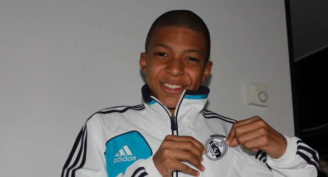 Calurosa bienvenida de la plantilla a Mbappé y un tuit que explica la dimensión del fichaje