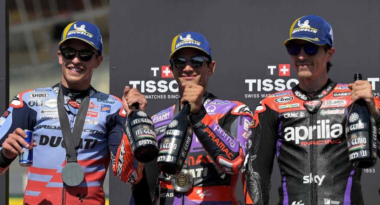 Márquez, Martín y Viñales, en un podio esta temporada.