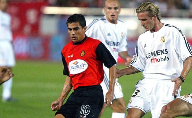 Ibagaza y Beckham, en un Mallorca-Real Madrid.  ABC