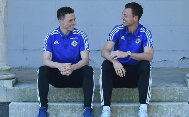 Corry Evans y Jonny Evans, los hermanos de Irlanda del Norte. Belfast Telegraph