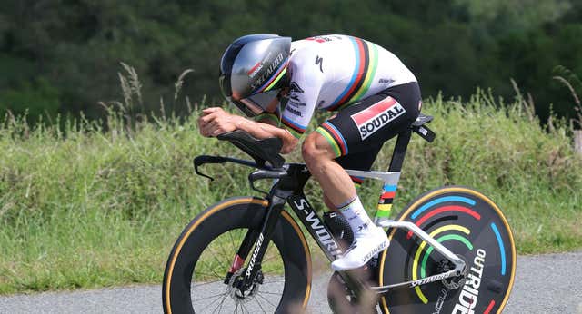 Evenepoel destroza el cronómetro y es el nuevo líder del Dauphiné