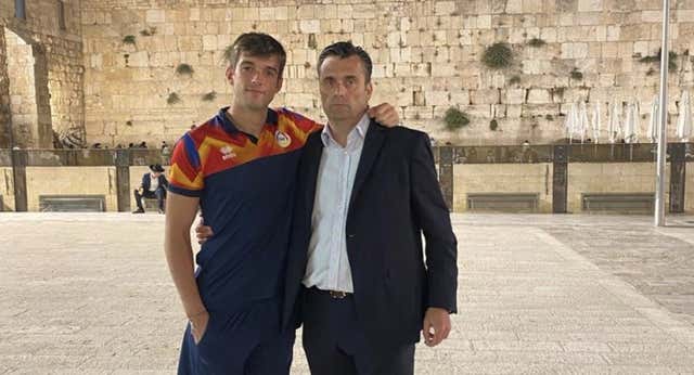 La sociedad padre-hijo que sustenta a la selección 164 del mundo: “A veces no todo es tan bonito como parece”