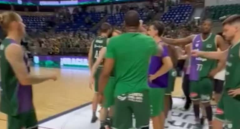 La afición de Unicaja despide por todo lo alto a su equipo