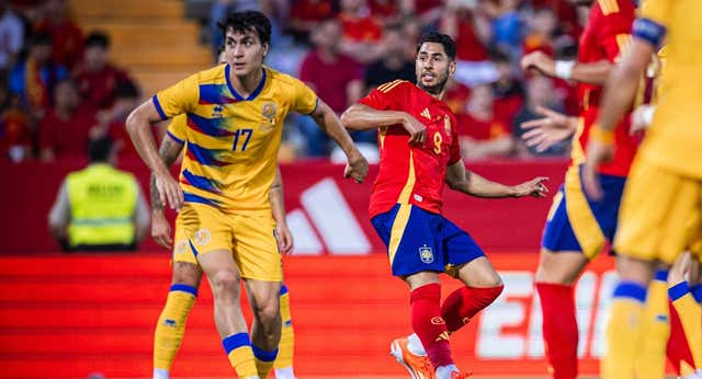 Las idas y venidas del ‘invisible’ Ayoze hasta llamar con fuerza a la puerta de la Eurocopa