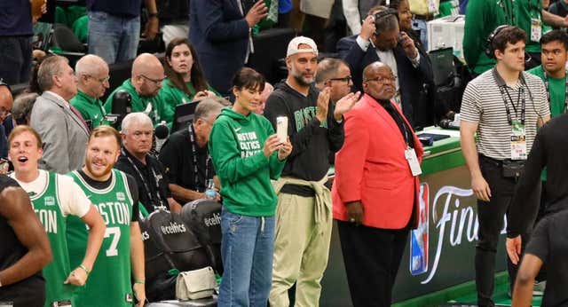 La rivalidad entre Madrid y Barcelona llega a las finales de la NBA: Pep Guardiola, hincha de los Celtics ante Doncic
