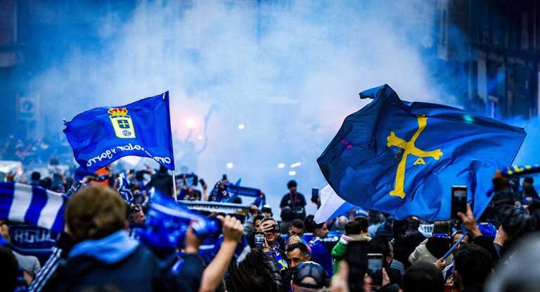 Ambiente en una previa del Oviedo.