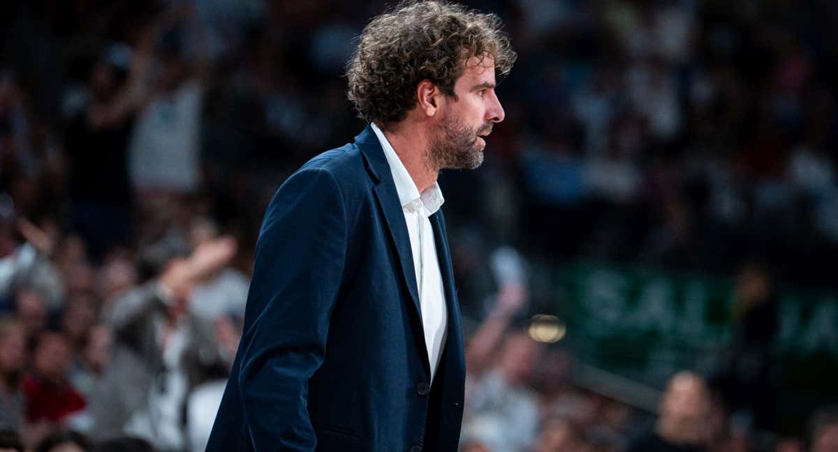 Roger Grimau, en su último partido como entrenador del Barcelona.