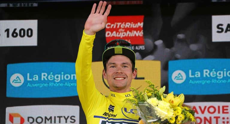 Roglic celebra su victoria en la Dauphiné.