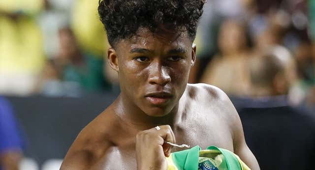 Endrick se divierte en Disney y aparecen los avisos: «Tengamos mucho cuidado con este chico»