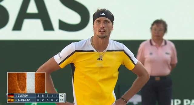 El cabreo de Zverev con el error arbitral que pudo cambiar la final de Roland Garros: ‘Es frustrante’