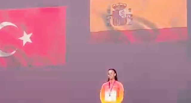 Peleteiro se cuelga el oro y suena el hinmo de España en Roma
