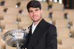 Los Juegos Olímpicos dejan a Alcaraz sin su foto soñada con la copa Roland Garros y la Torre Eiffel