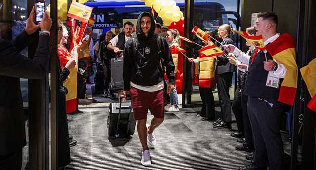 ¿Por qué España se concentra a 747 kilómetros del debut en Berlín? El supermercado Aldi, el ojo de Klopp y el orgullo tienen la culpa