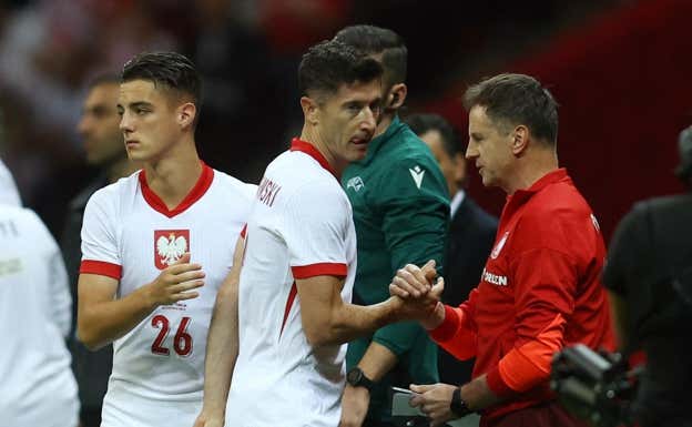 Lewandoswki será la figura de Polonia.  REUTERS