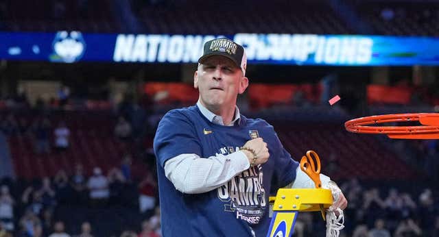 Hasta los técnicos universitarios rechazan a los Lakers y la prensa ya habla de “humillación”