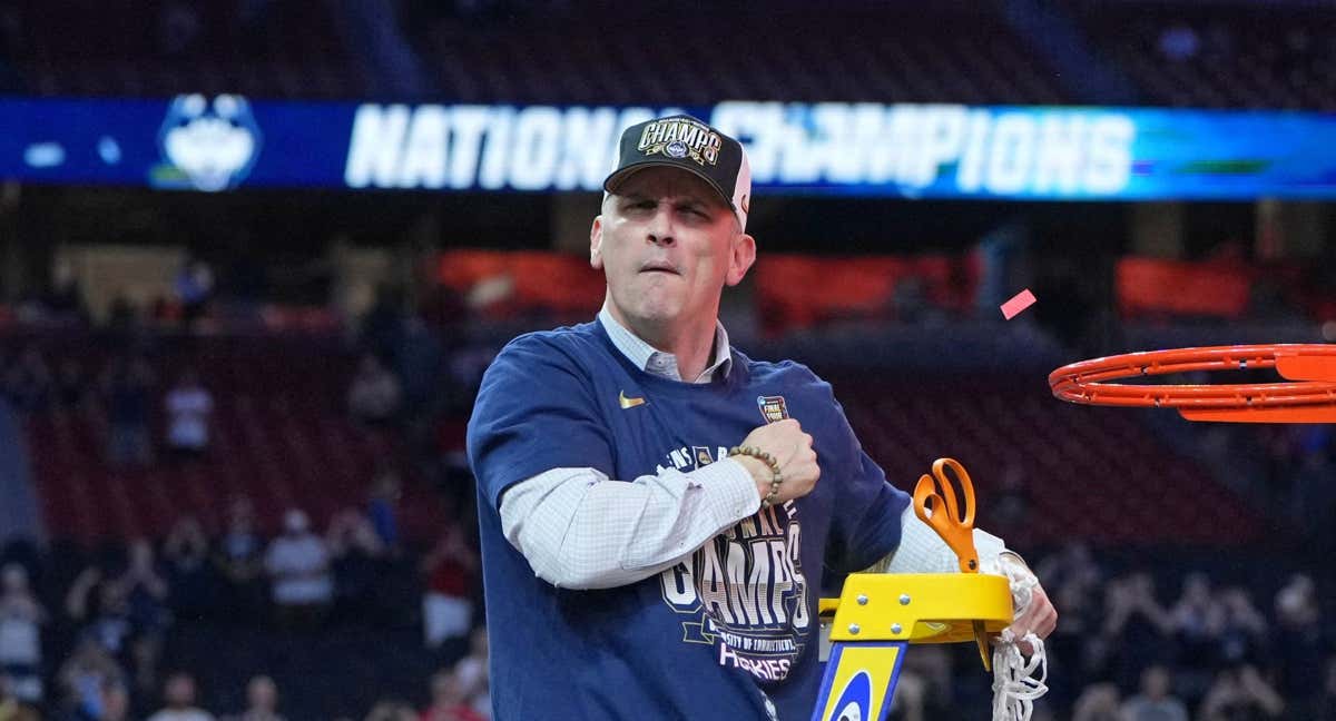 Dan Hurley celebra el título universitario con la Universidad de Connecticut