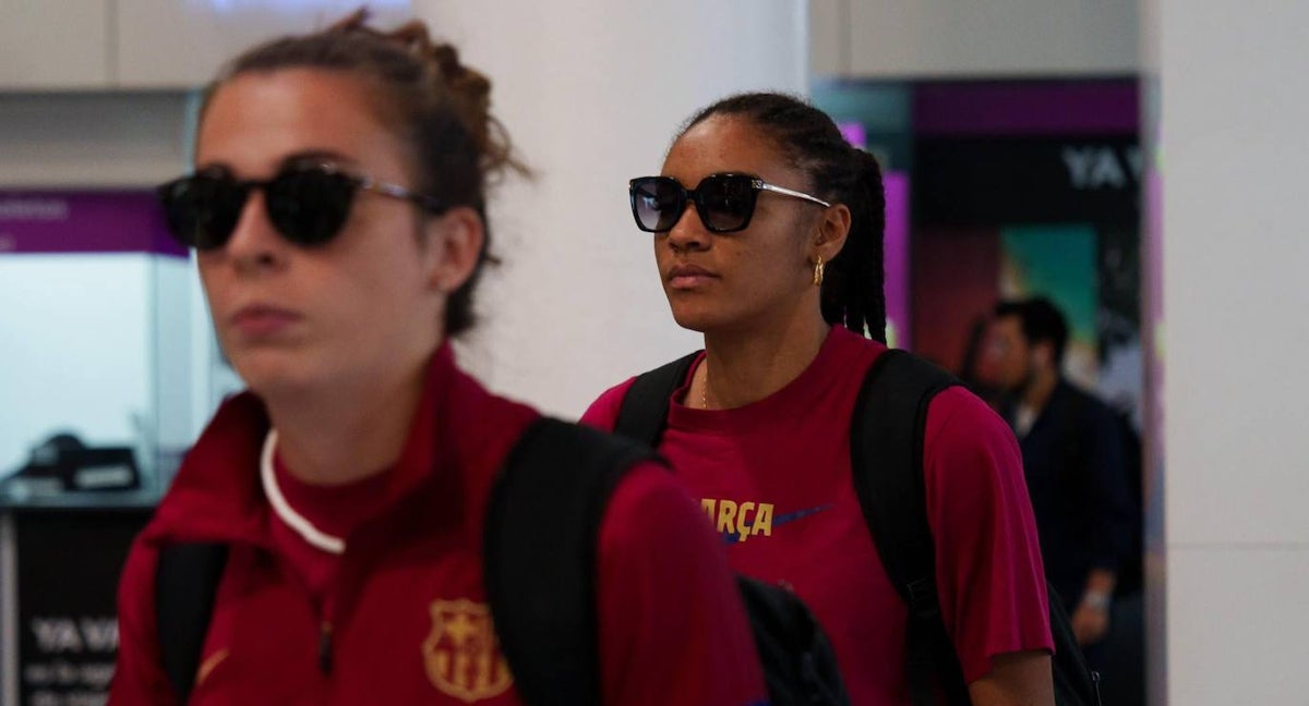 Lucía Corrales y Salma Paralluelo, a su llegada a México.