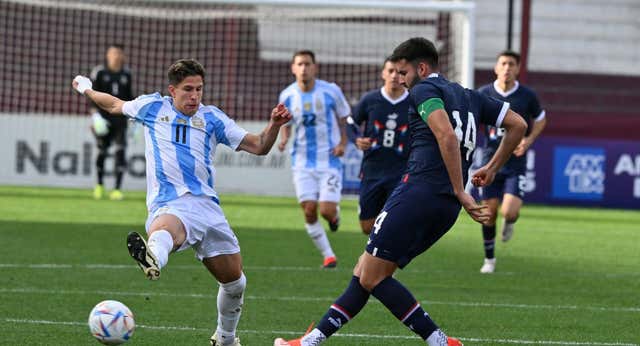 Un Giuliano Simeone entre amigos y asados quiere ir a los Juegos Olímpicos