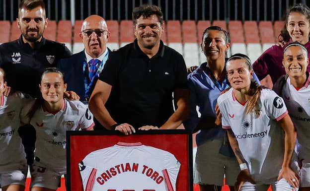 Cristian Toro cumplió 173 partidos como entrenador del equipo.  SEVILLA FC