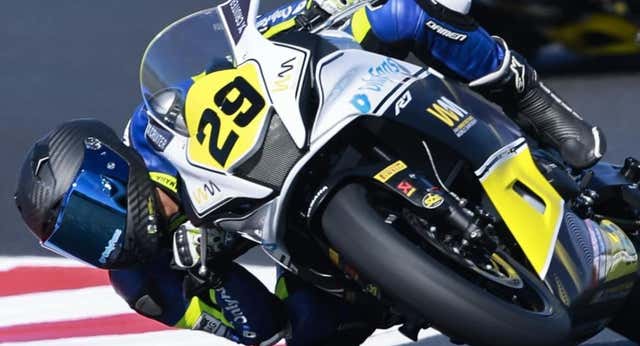 Un accidente sacude el inicio del mundial femenino de motos y la carrera se retrasa hasta por la tarde