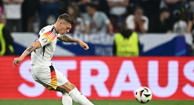 Los alemanes adoran a Kroos como en Madrid: «Solo le queda la Eurocopa… y el Balón de Oro»