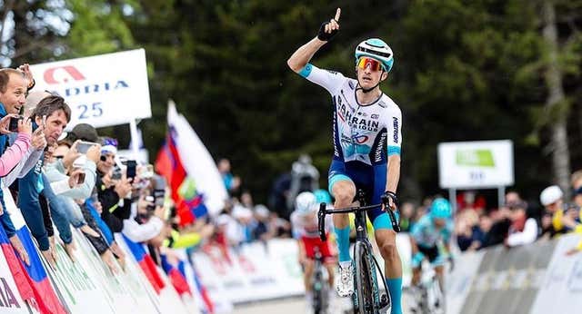 Pello Bilbao demuestra que está listo para el Tour de Francia con otro triunfo para Gino