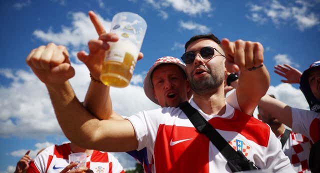 0% de alcohol, 133% más de precio: así sube el coste de las bebidas en la Eurocopa respecto a LaLiga