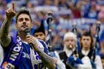 Los lazos con el vestuario que acabaron con Melendi entre lágrimas: así se fraguó el himno que ha visto toda España