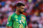 Unai Simón, todo por España: juega con unas molestias en la muñeca por las que se operará tras la Eurocopa