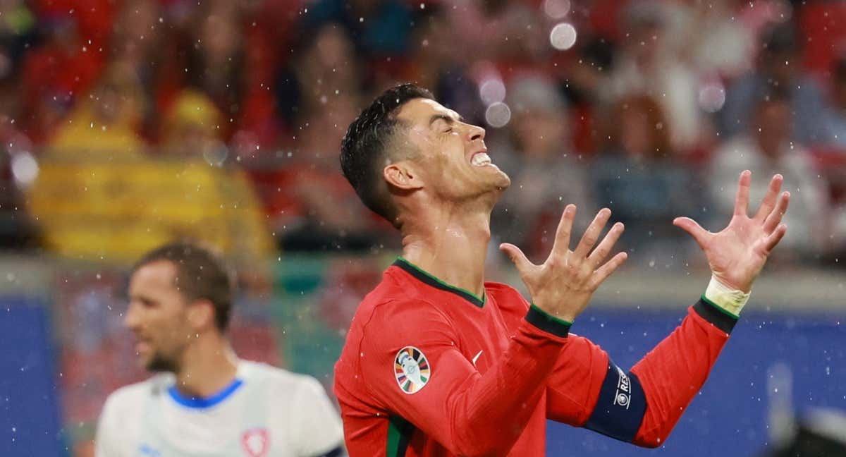 Cristiano Ronaldo lamenta una ocasión fallada contra Chequia, en el Red Bull Arena de Leipzig./EFE