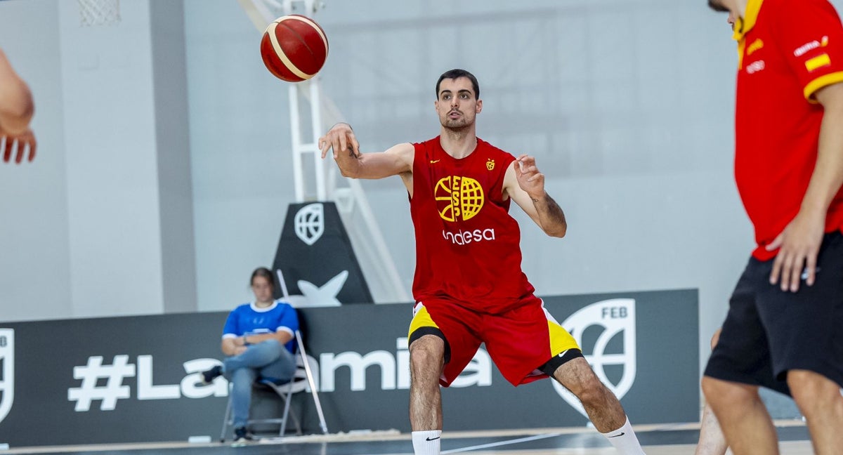 Alberto Abalde durante un entrenamiento con la Selección.