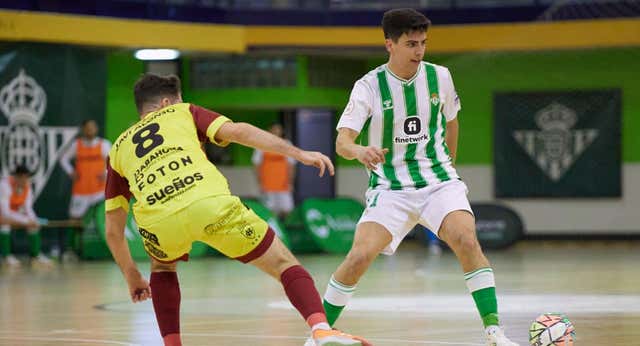 El Betis traspasa a Raúl Jiménez al Anderlecht y se encomienda a André Brocanello