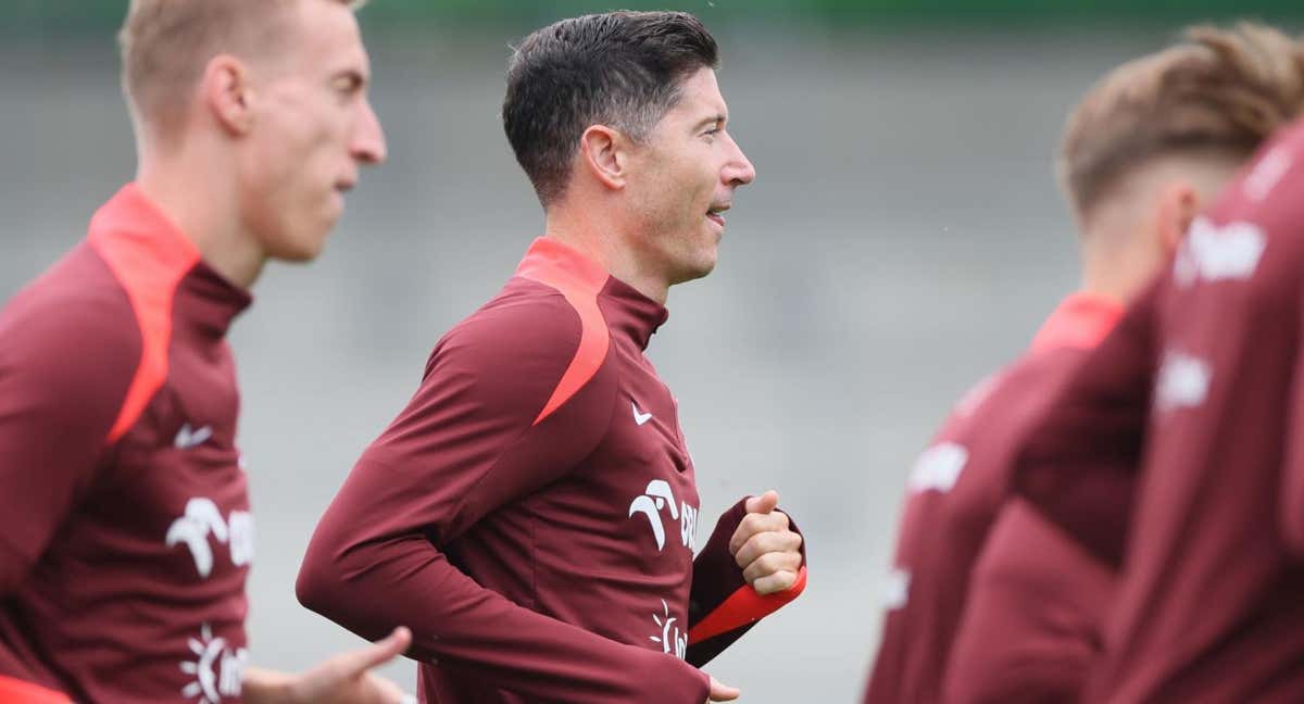 Robert Lewandowski apunta a la titularidad frente a Austria. /EFE