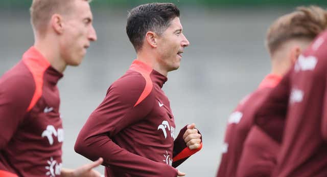 Reina el optimismo con Robert Lewandowski: se entrena con el grupo y apunta a Austria
