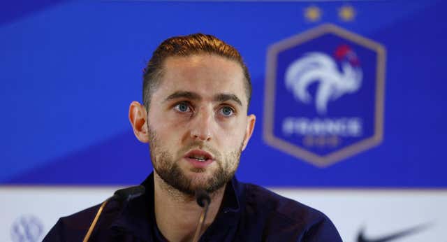 Rabiot, la nota discordante del discurso contra la ultraderecha de Mbappé y sus compañeros: «No debemos distraernos demasiado con estas historias»