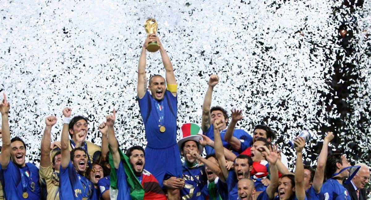 Italia con la Copa del Mundo ganada en 2006./EFE