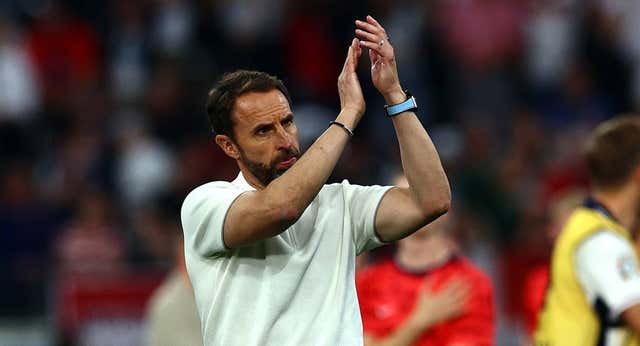 Southgate menciona a un futbolista que no convocó para explicar el mal juego de Inglaterra