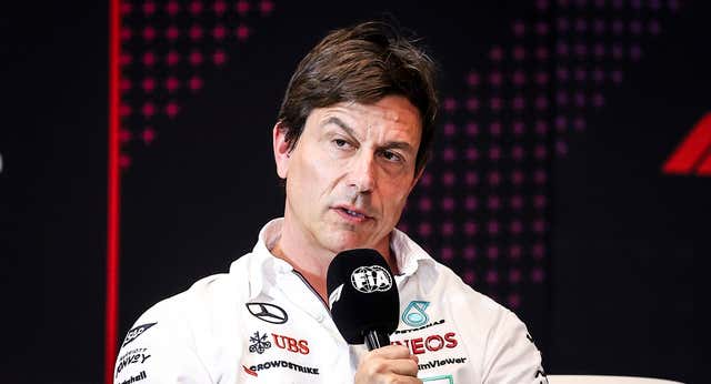 Lío en Mercedes: la Policía investiga un mail que acusa al equipo de sabotear a Lewis Hamilton