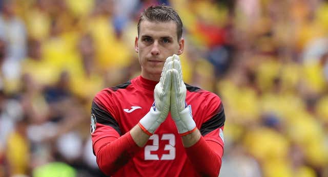 Lunin sigue con su vía crucis tras ser suplente con Ucrania: ‘Lo entiendo, fue mi culpa’