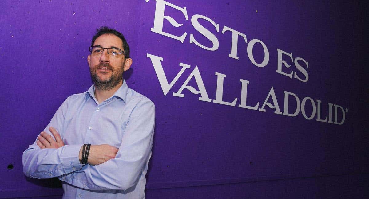 El entrenador del Real Valladolid Baloncesto, Lolo Encinas./@RVBaloncesto