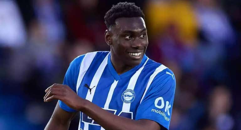 Samu Omorodion jugó la temporada pasada cedido en el Alavés.