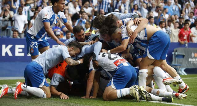 El Espanyol es único y Puado eterno… ¡Chen, vende ya!