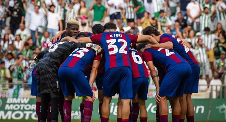 La piña del Barça Atlètic antes del encuentro ante el Córdoba