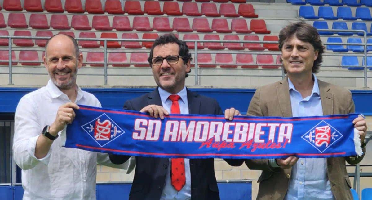 Julen Guerreri, en su presentación como nuevo entrenador del Amorebieta. /Fernando Romero