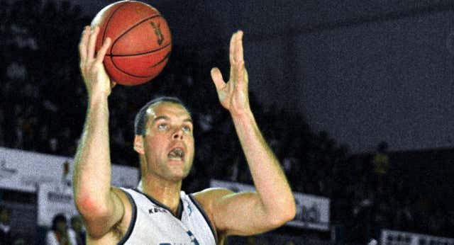 Ferrán Martínez, la leyenda rescatada del baloncesto español que ‘marcó un gol’ ante Albania: «Tenía una marabunta de mensajes»
