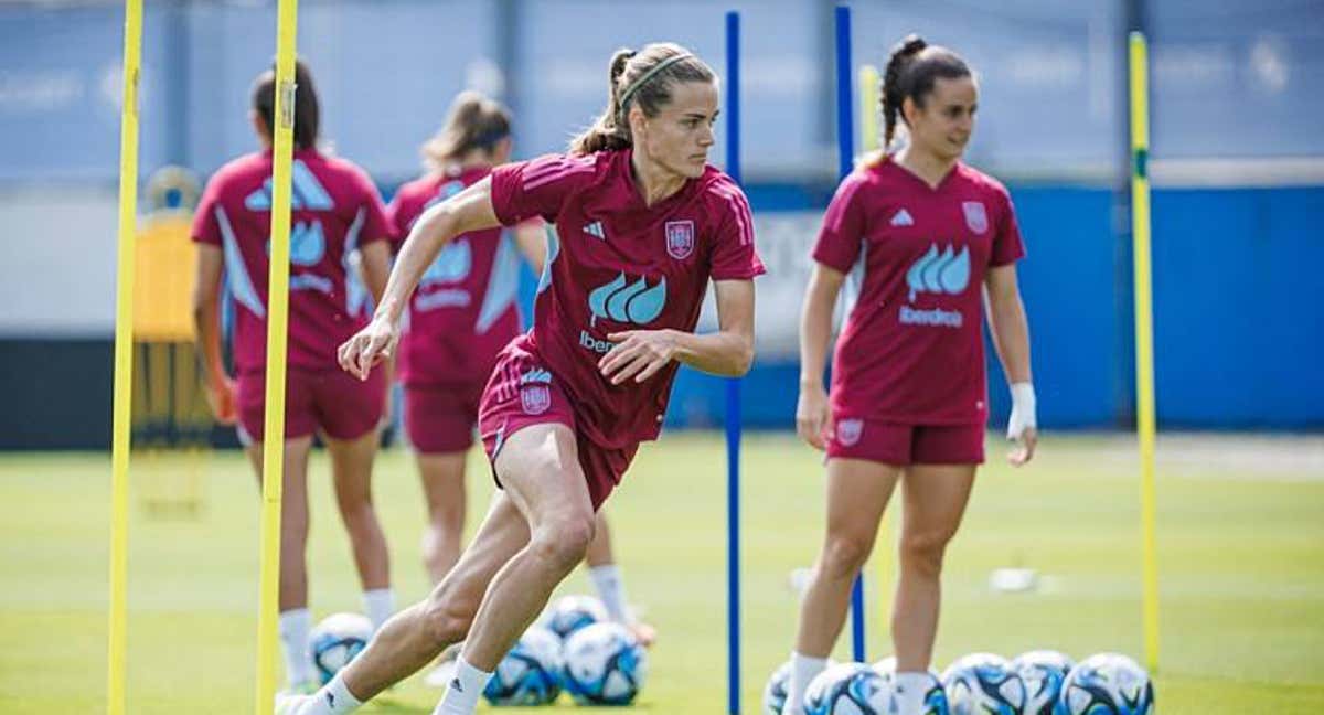 Irene Paredes y Teresa Abelleira, durante un entrenamiento previo al pasado Mundial. /RFEF